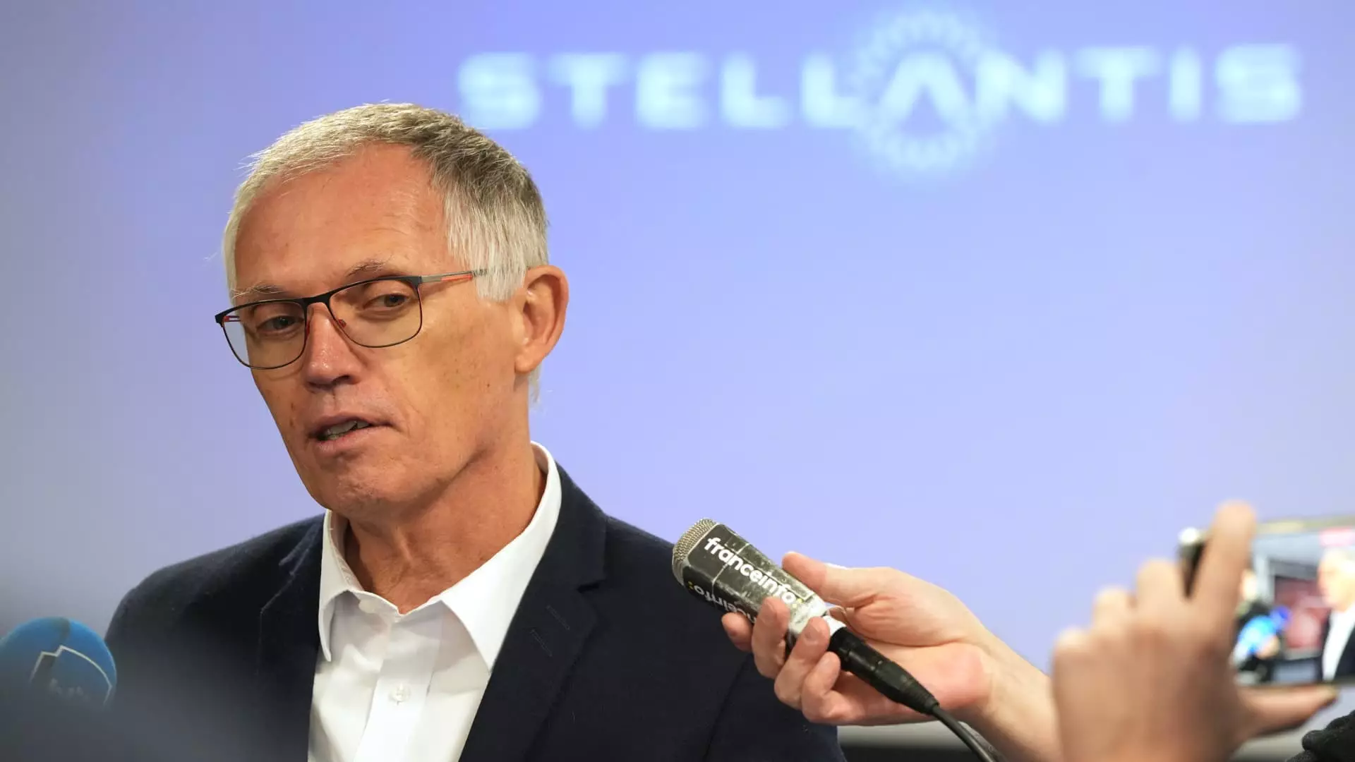 The Unceremonious Departure of Stellantis CEO Carlos Tavares: An Analysis