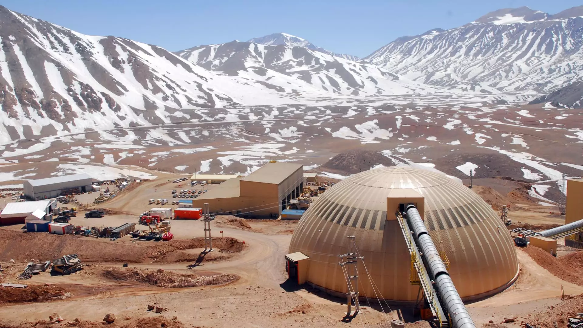 5 Compelling Reasons Barrick Gold Could Shine Bright in 2025