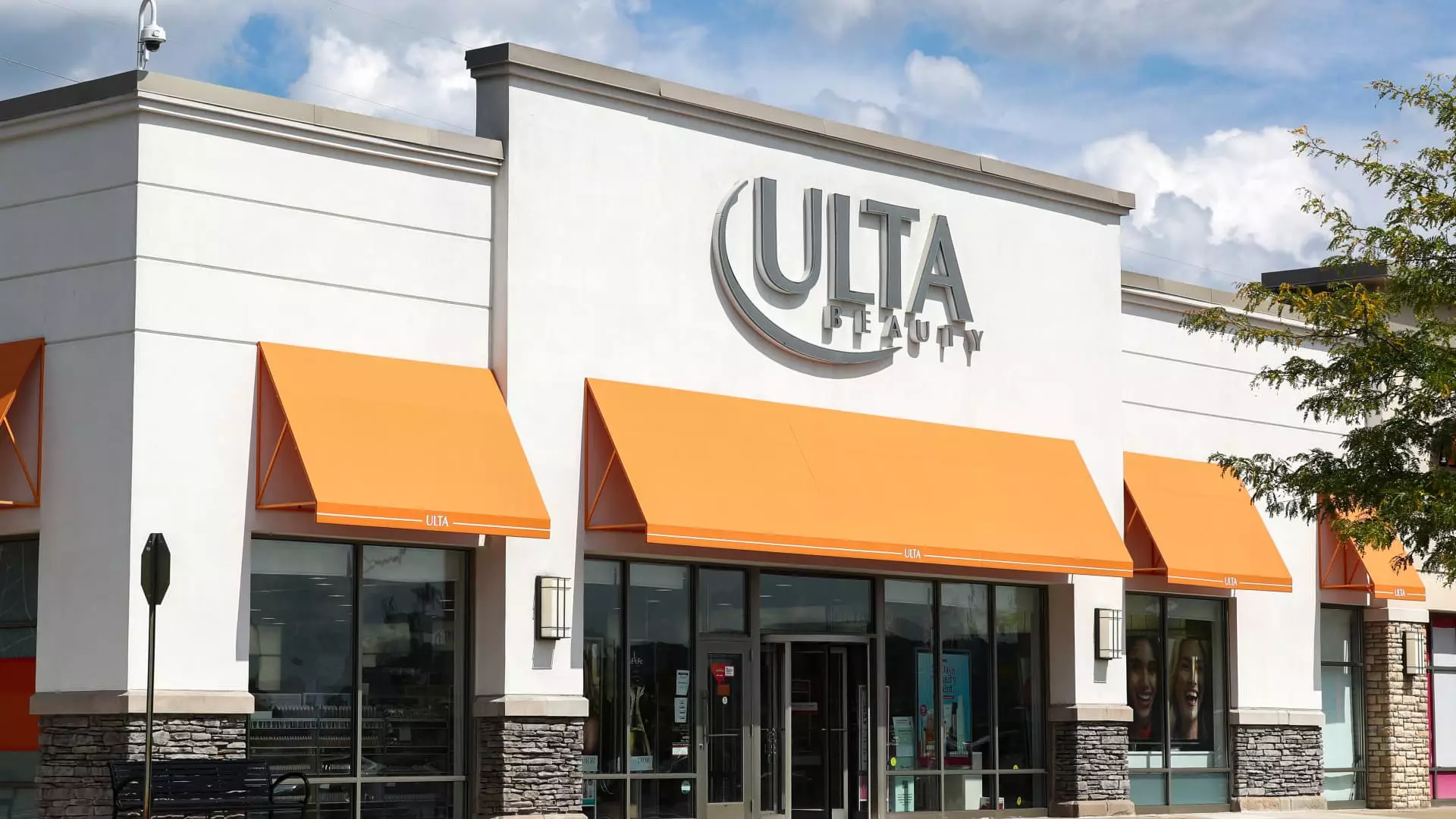 5 Disturbing Trends Behind Ulta Beauty’s Disappointing Future