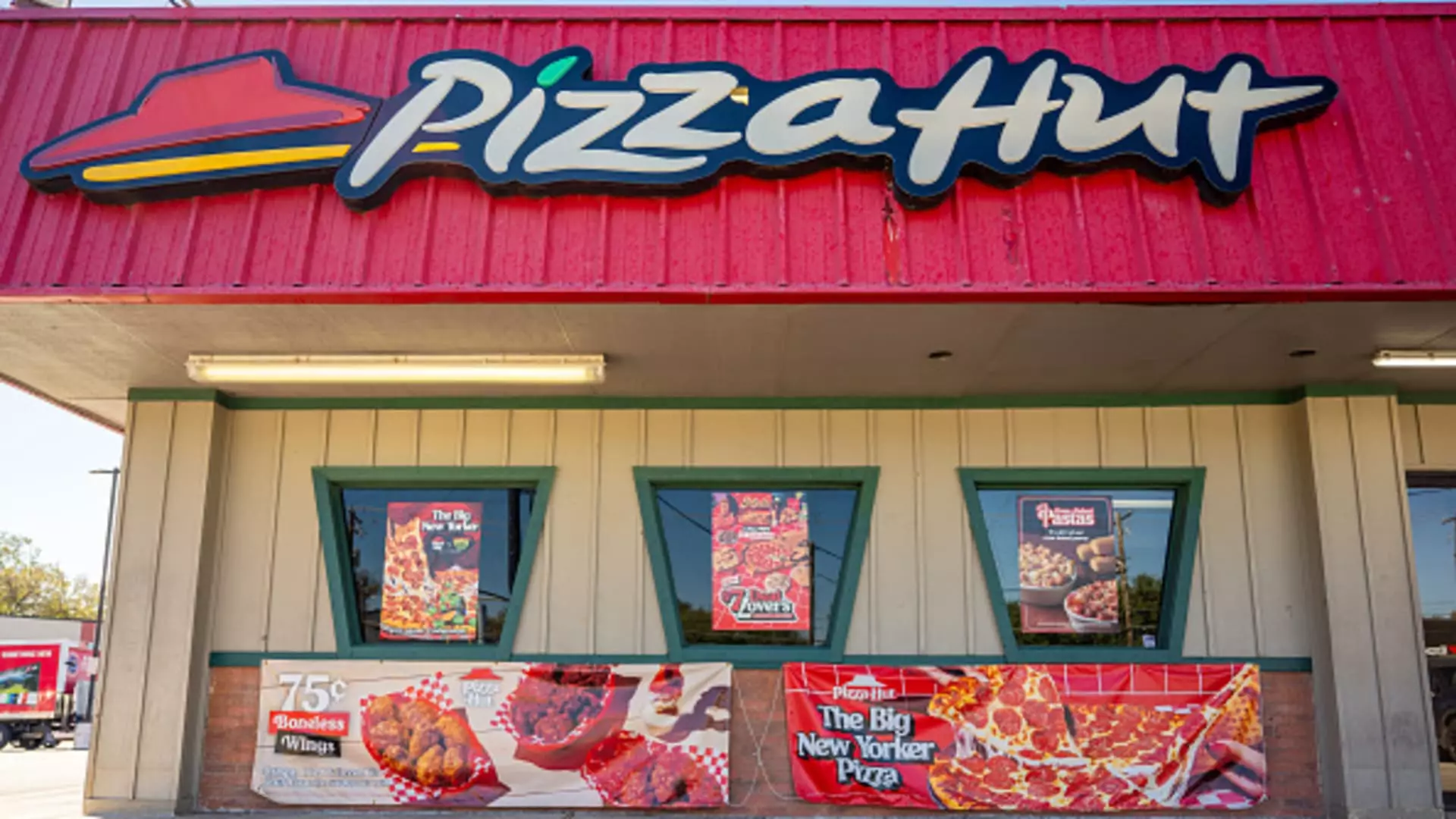 Yum Brands Faces Growing Pains: 3 Insights into Its Struggling Empire