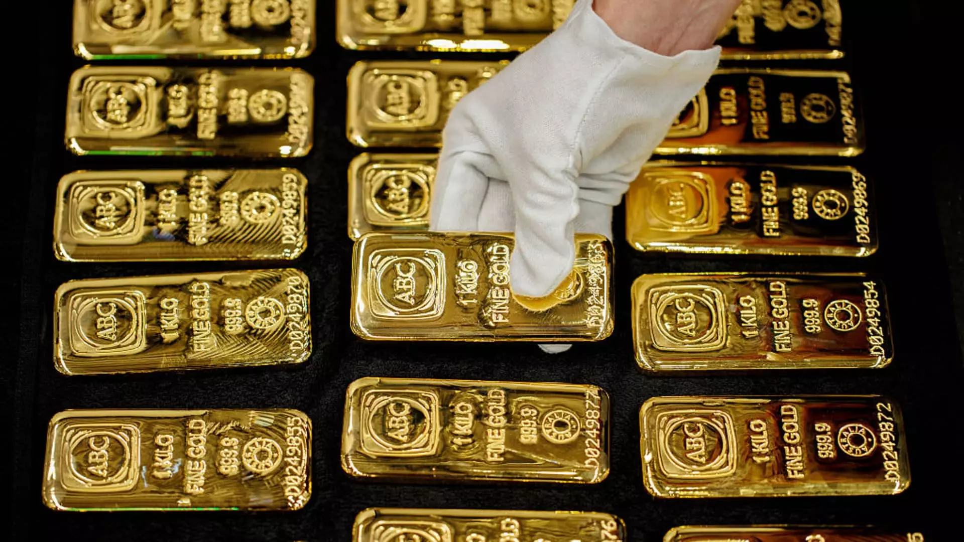 37% of Americans Are Wrong: Why Real Estate and Gold Are Overrated Investments