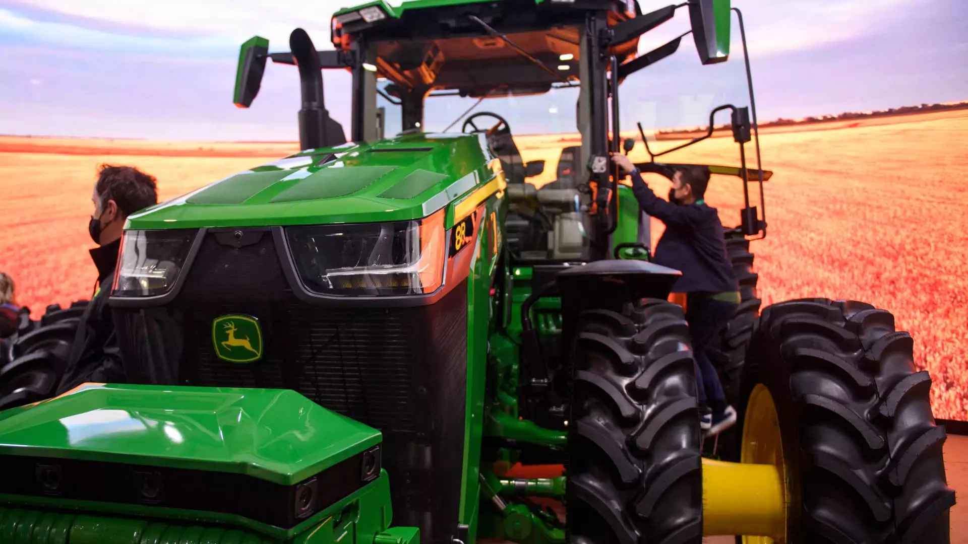 10 Critical Reasons Why Deere & Co (DE) Faces Impending Decline