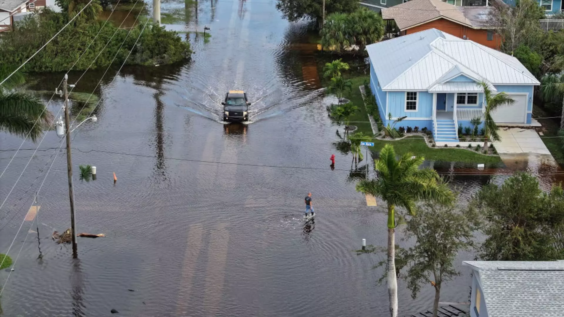 7 Alarming Reasons to Review Your Homeowners Insurance Before This Hurricane Season