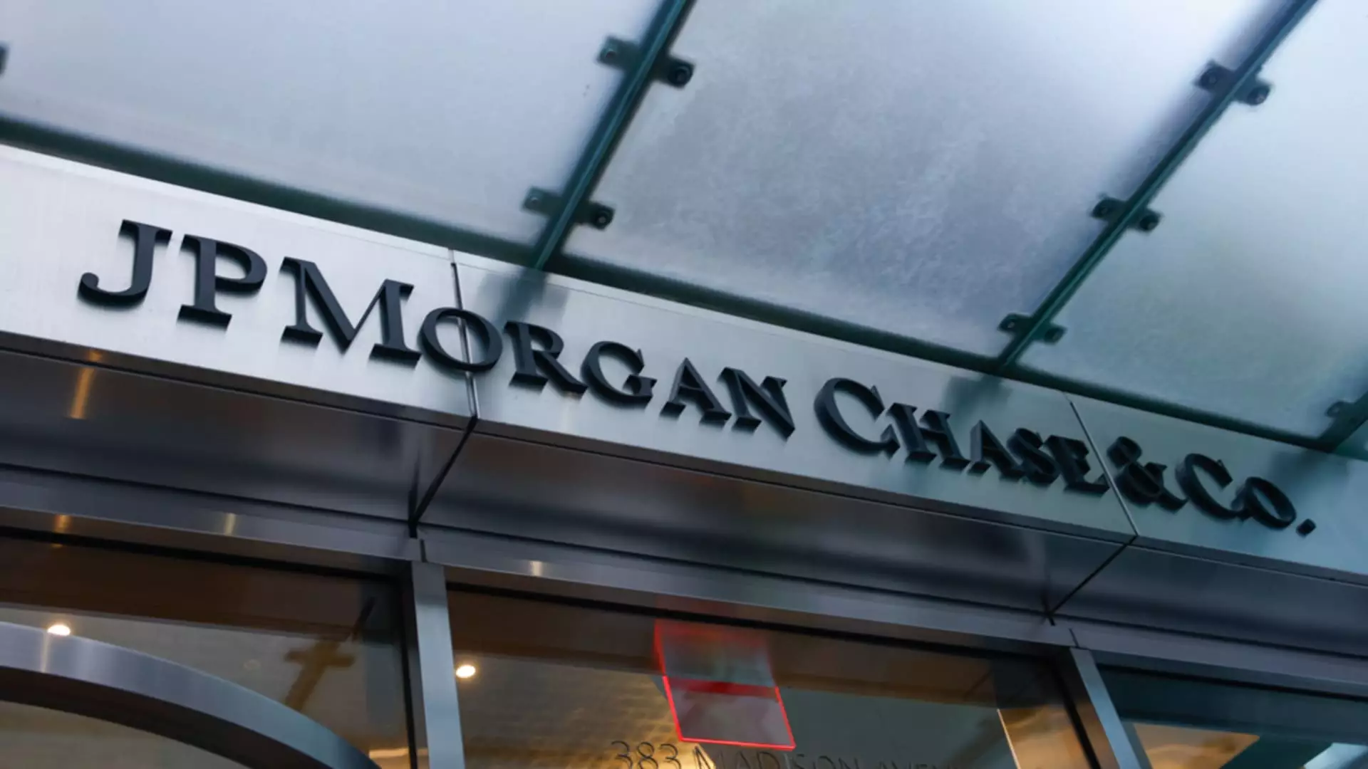 3 Stark Warnings About Banking Stocks Investors Must Heed Now