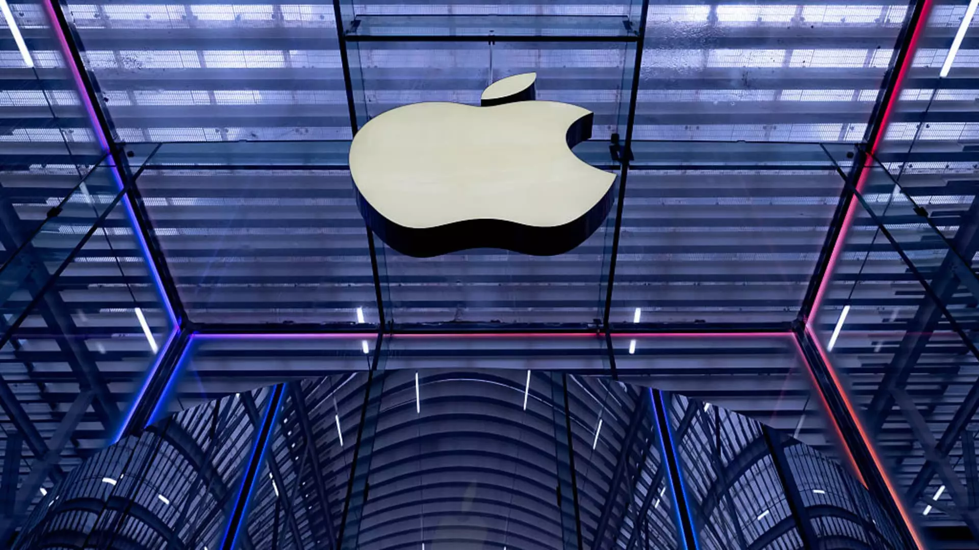 The Hidden Tensions Plaguing Apple: An 8-Point Reality Check on Its Future Prospects