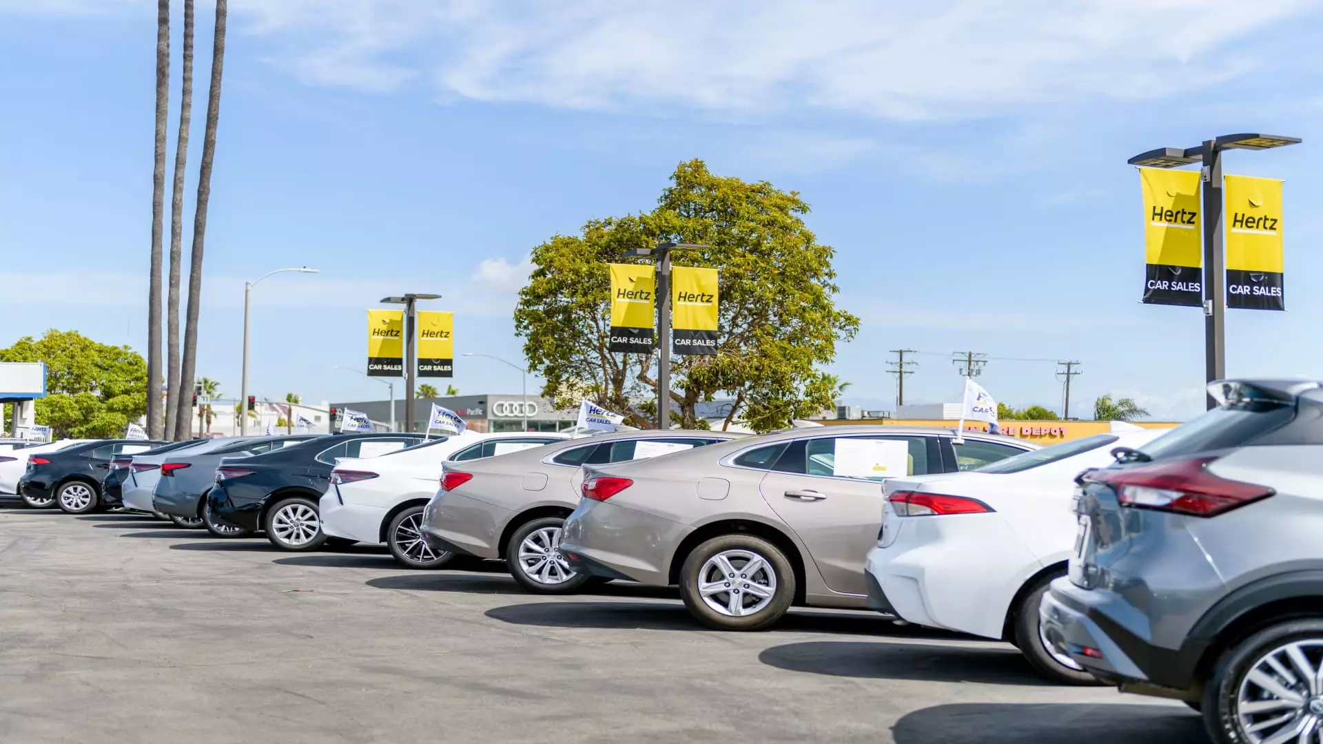 Hertz’s Bold Gamble: Is Expanding into Online Car Sales a Victory or a Risk?