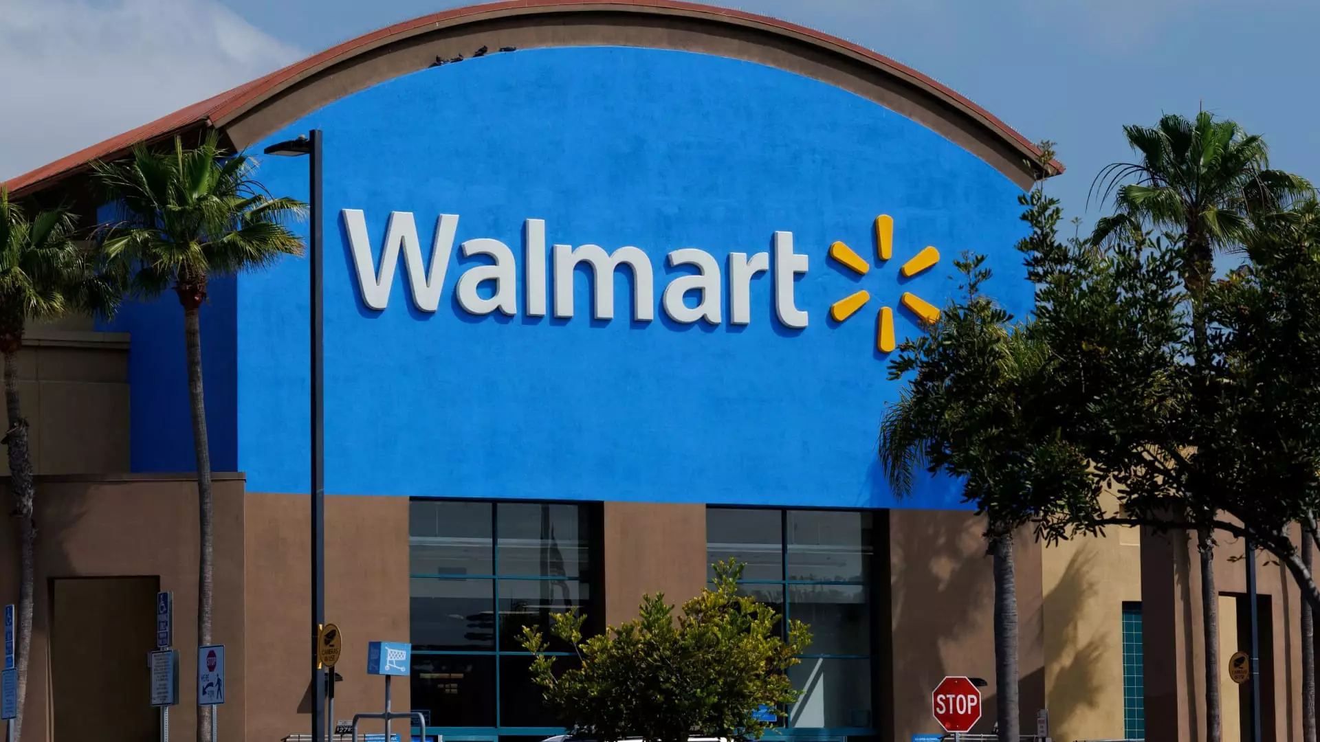 The Stark Reality: Why Walmart’s Dominance Outshines Target’s Confusion in 2025